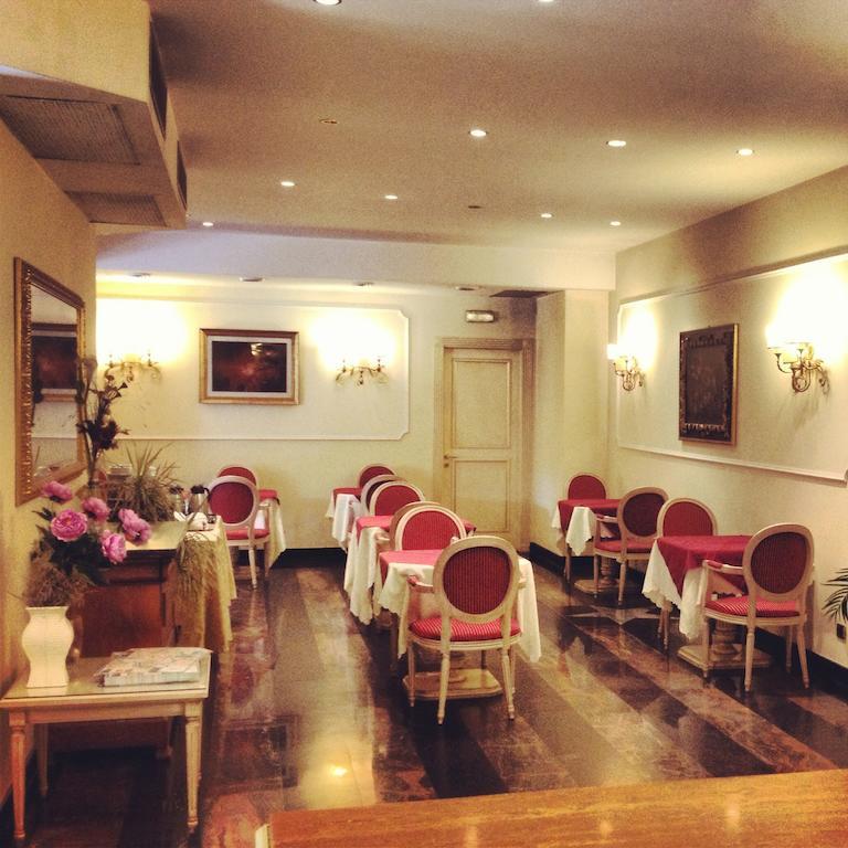 Hotel Quadrifoglio Roma Eur Экстерьер фото