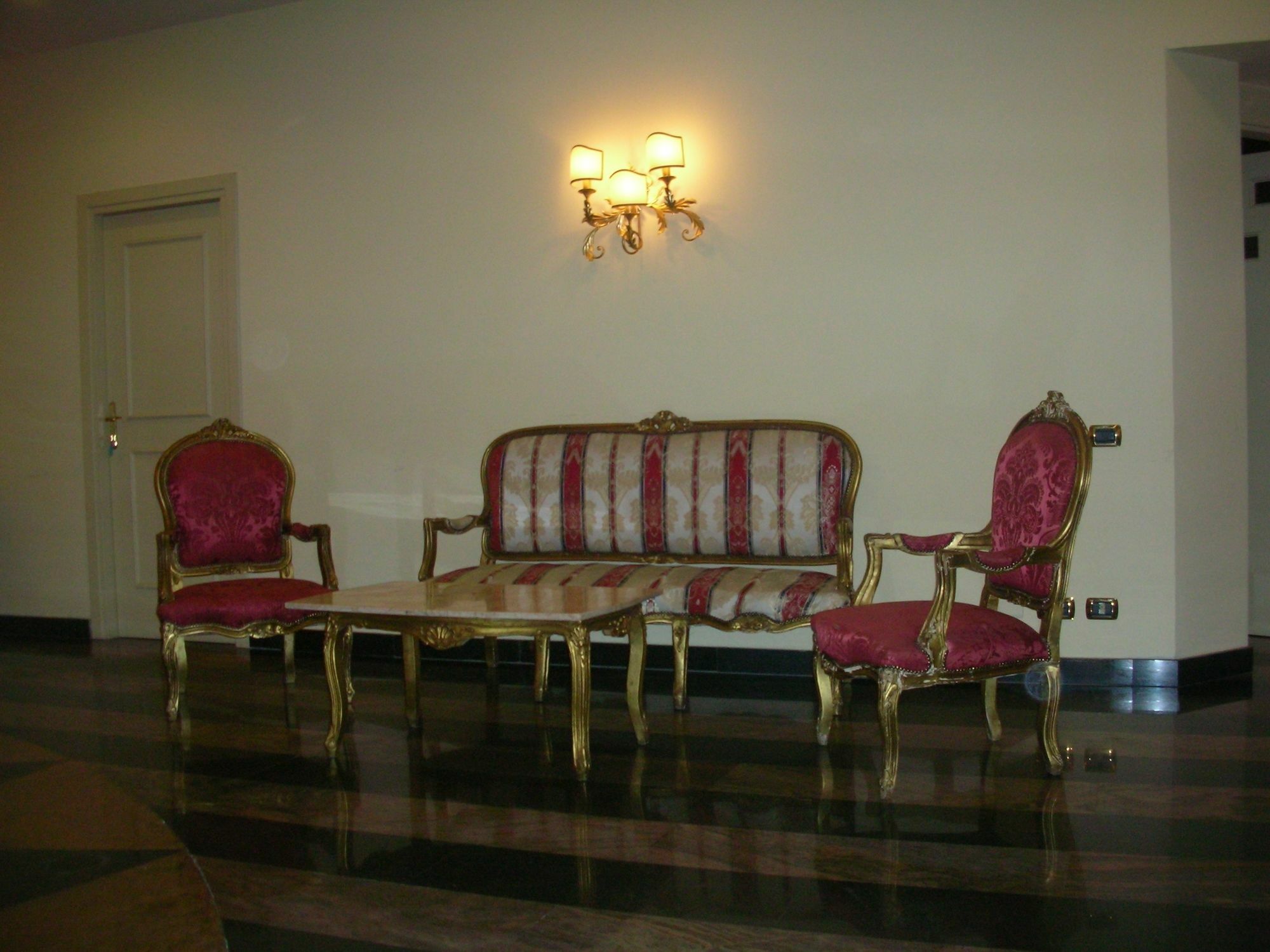 Hotel Quadrifoglio Roma Eur Экстерьер фото