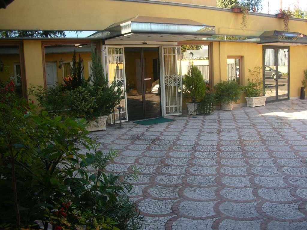 Hotel Quadrifoglio Roma Eur Экстерьер фото